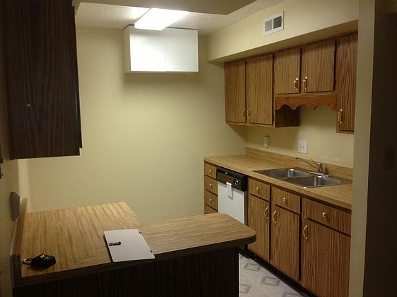 2nd image of 1600 Willow Wren Ct Unit 204