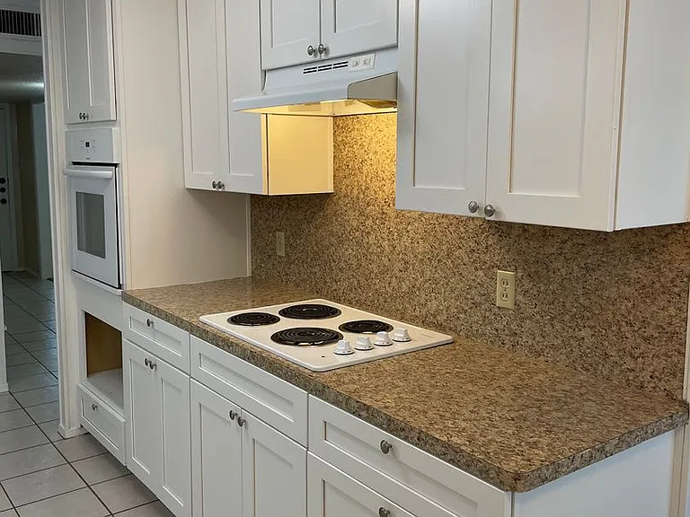 5025 Loch Lomond Dr — Photo 9