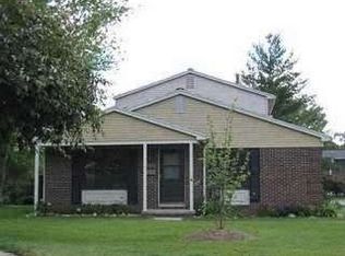 8373 Lakeview Ct, Ypsilanti, MI 48198