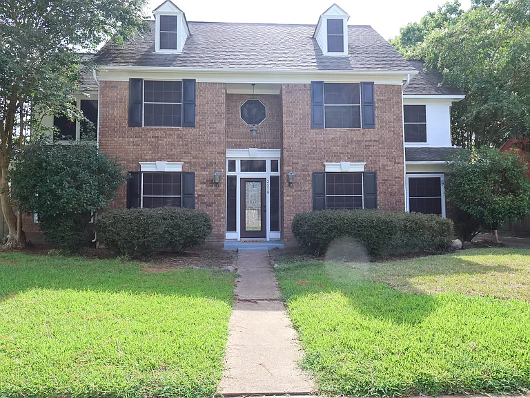 Front of the home from the street.