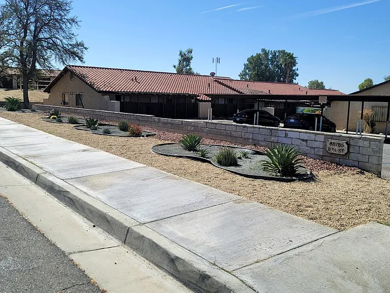 Agua Caliente Apartments — Photo 1