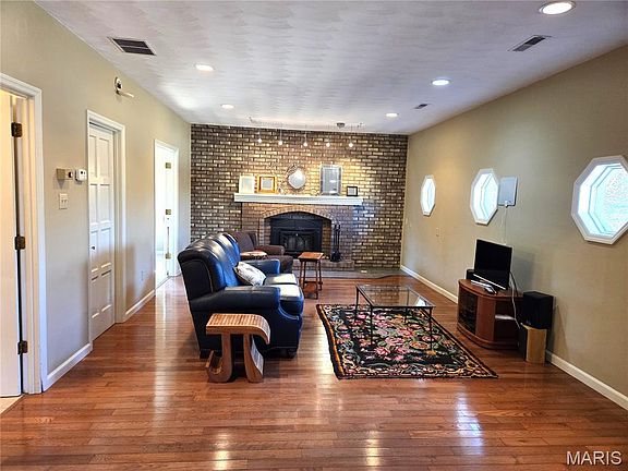 3rd image of 11074 Scorpion Rd