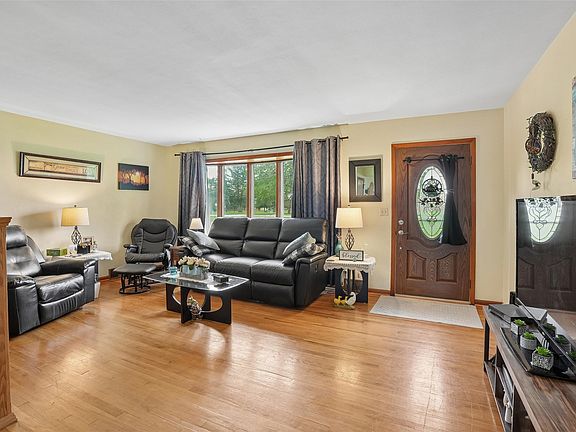4th image of 2713 1st Ave E