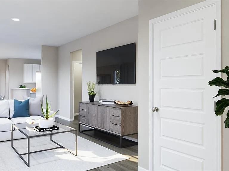 2255 Middle Ridge Dr — Photo 3