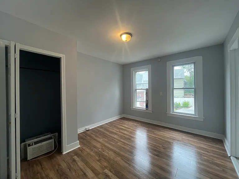 147 Winchester Ave — Photo 15