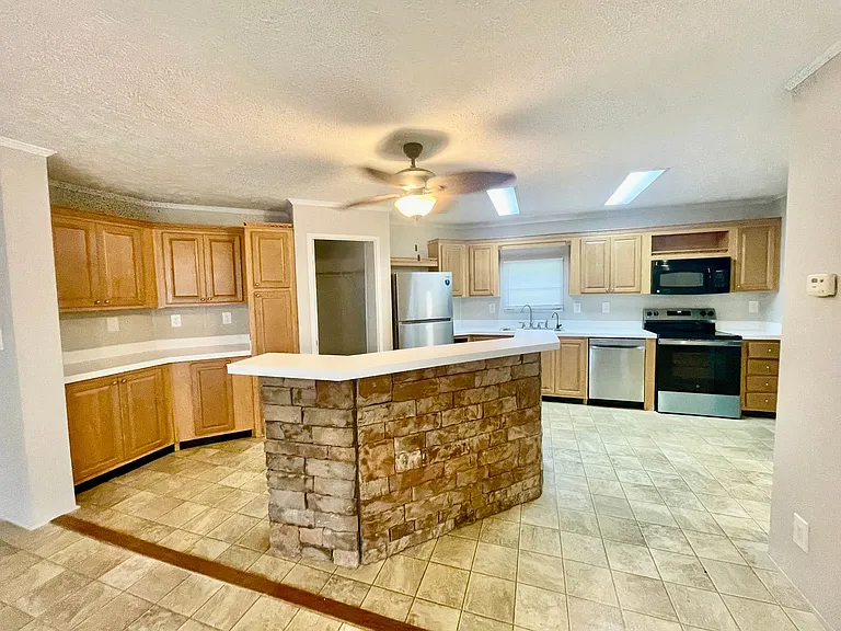 1838 Prairie Ct — Photo 7