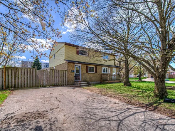 6 Holm St, Cambridge, ON N3C 3M9