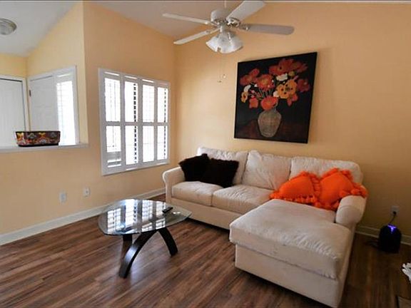 3rd image of 4009 Corrientes Ct E