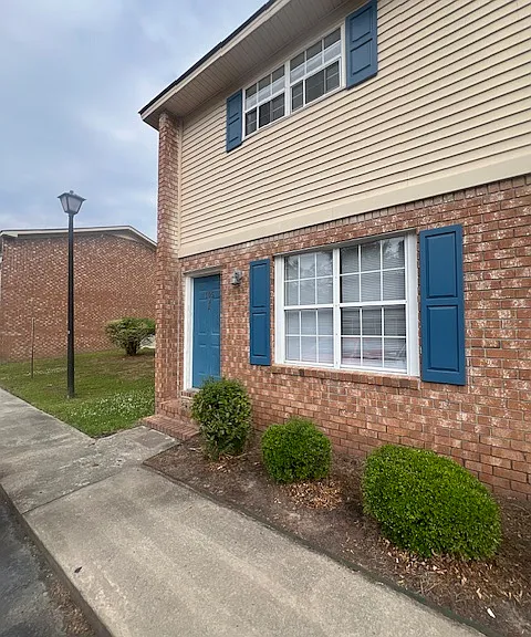 105 Hickory Ln #1-A — Photo 1