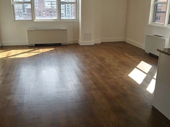 5th image of 220 E 63rd St Ph E