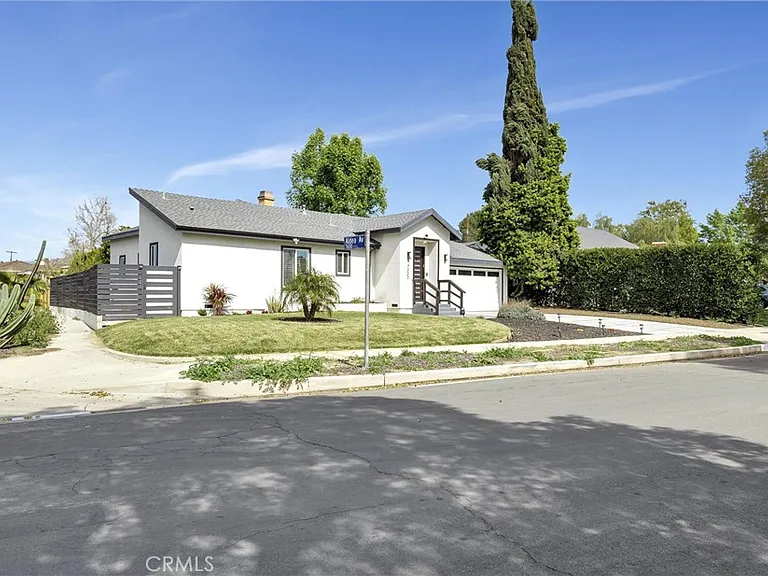 17227 Keswick St — Photo 5
