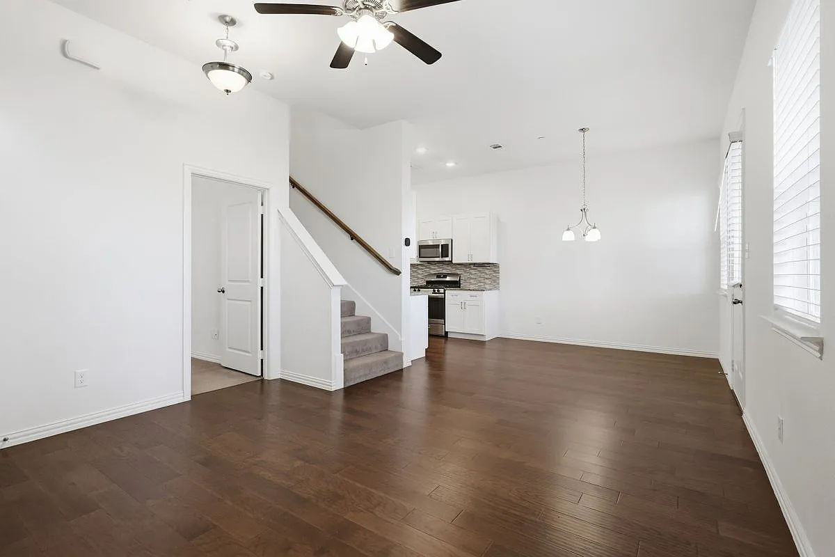 4 bed, 3.0 bath, 1782 sqft, $2,350 — Photo 3