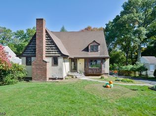 94 Hillside Dr, North Haledon, NJ 07508