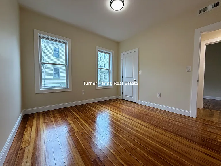 7 Lowell Cir #1R — Photo 14