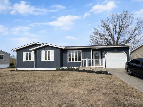 1830 Bristol Dr, Bettendorf, IA 52722