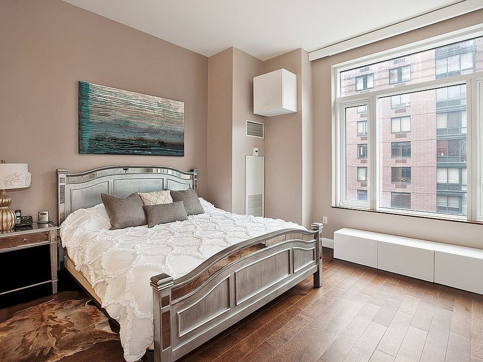 1st image of 70 Little St W #4G