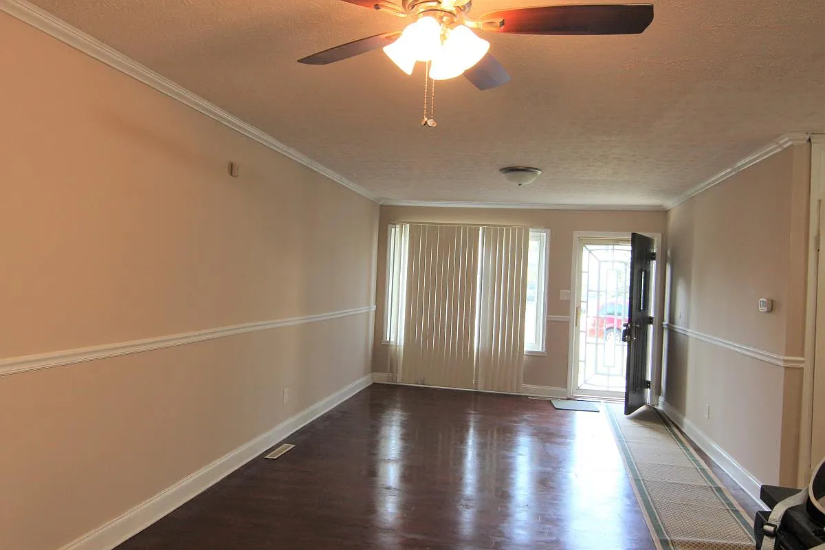 4 bed, 1792 sqft, $1,950 — Photo 3