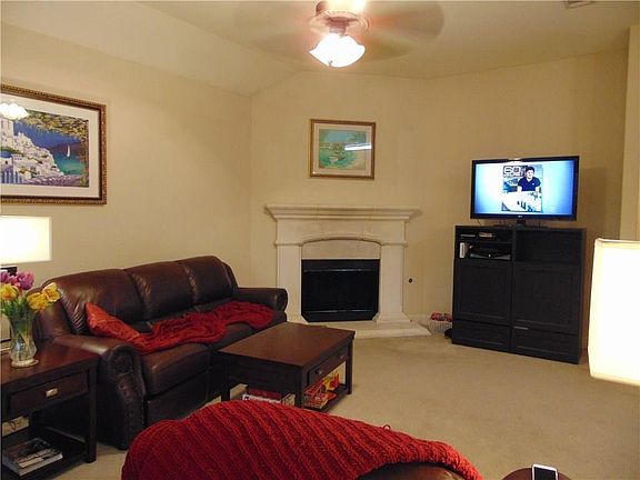 4th image of 3062 Lakefield Dr
