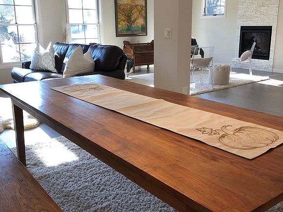 Dining, sitting and living areas