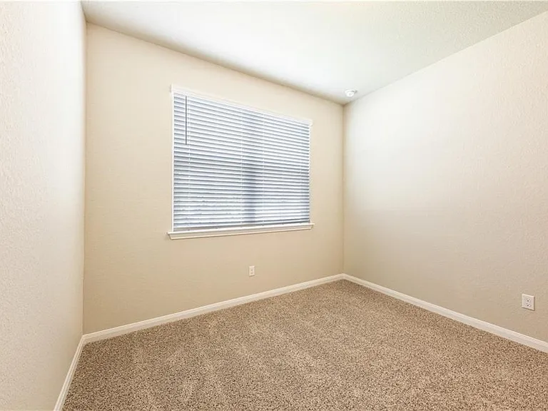 109 Jubilee Dr — Photo 13