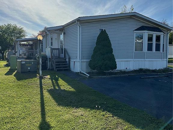 3rd image of 80 Juniper Ct