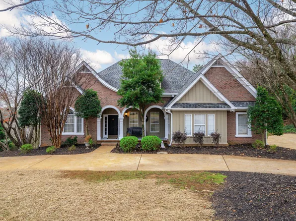 1822 Bay Pointe Dr, Hixson, TN 37343