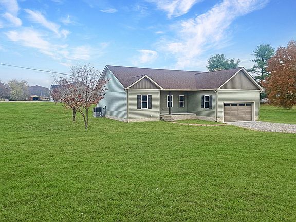 3rd image of 90 Delores Ln