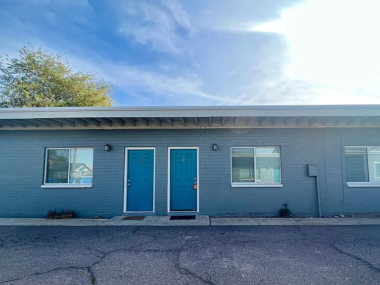 1229 W Pierce St — Photo 3