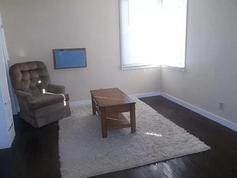 1054 Cedar St #2 — Photo 3