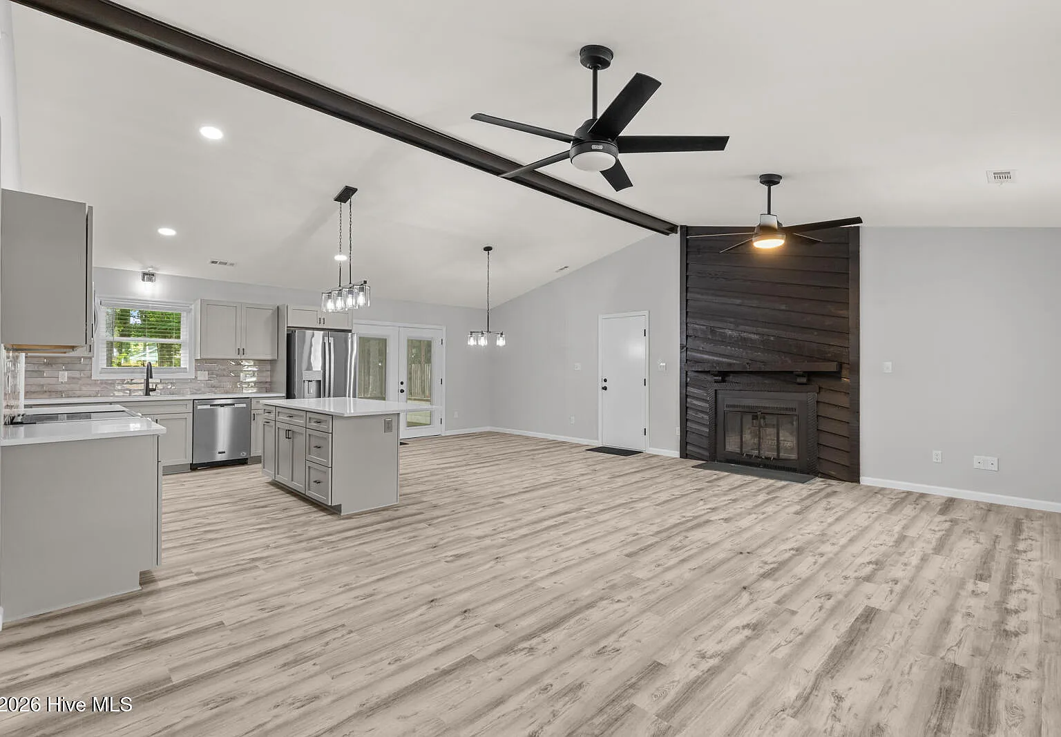 3 bed, 2.0 bath, $1,700 — Photo 4