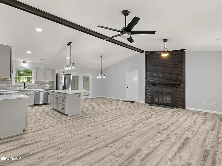 111 Silver Leaf Dr — Photo 4