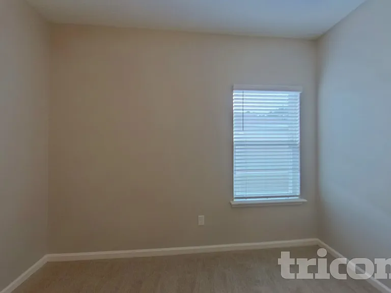 10328 Pavnes Creek Dr — Photo 10
