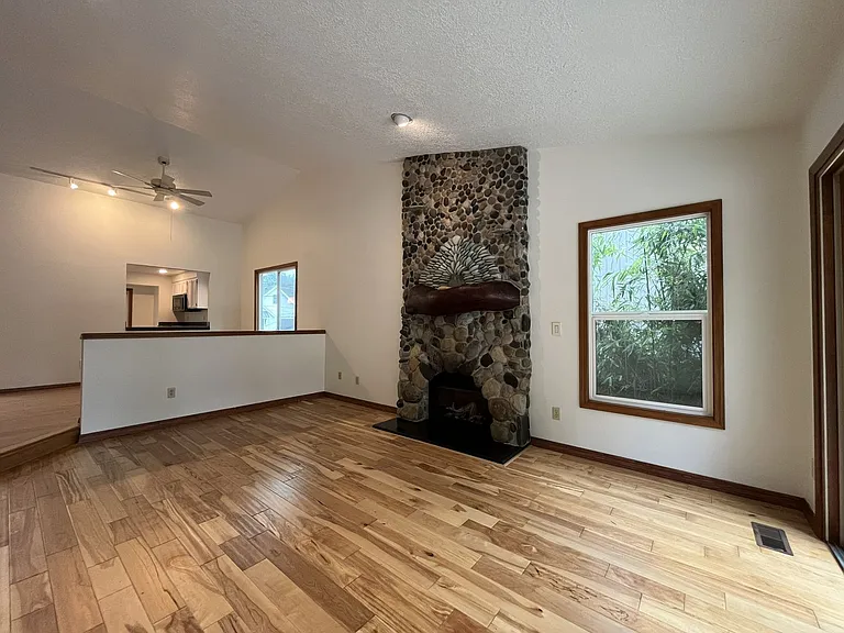4737 SW Pendleton St — Photo 20