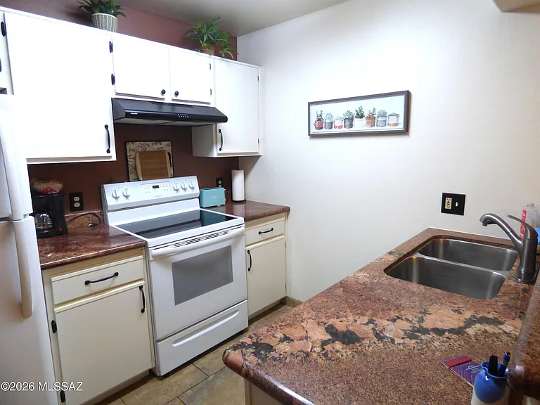 5751 N Kolb Rd #5208 — Photo 9