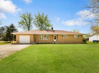 201 Cedar Ln, Minonk, IL 61760