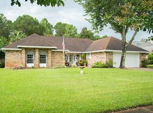 507 E Timberlake Dr, Mary Esther, FL 32569