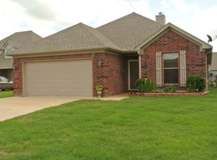 112 Sologne Forest Dr, Maumelle, AR 72113