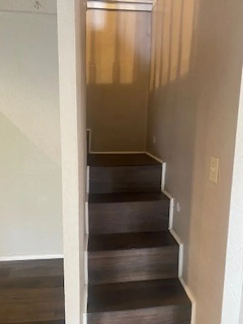 Coming Soon! 2 Bedroom 1 Bathroom Duplex — Photo 3