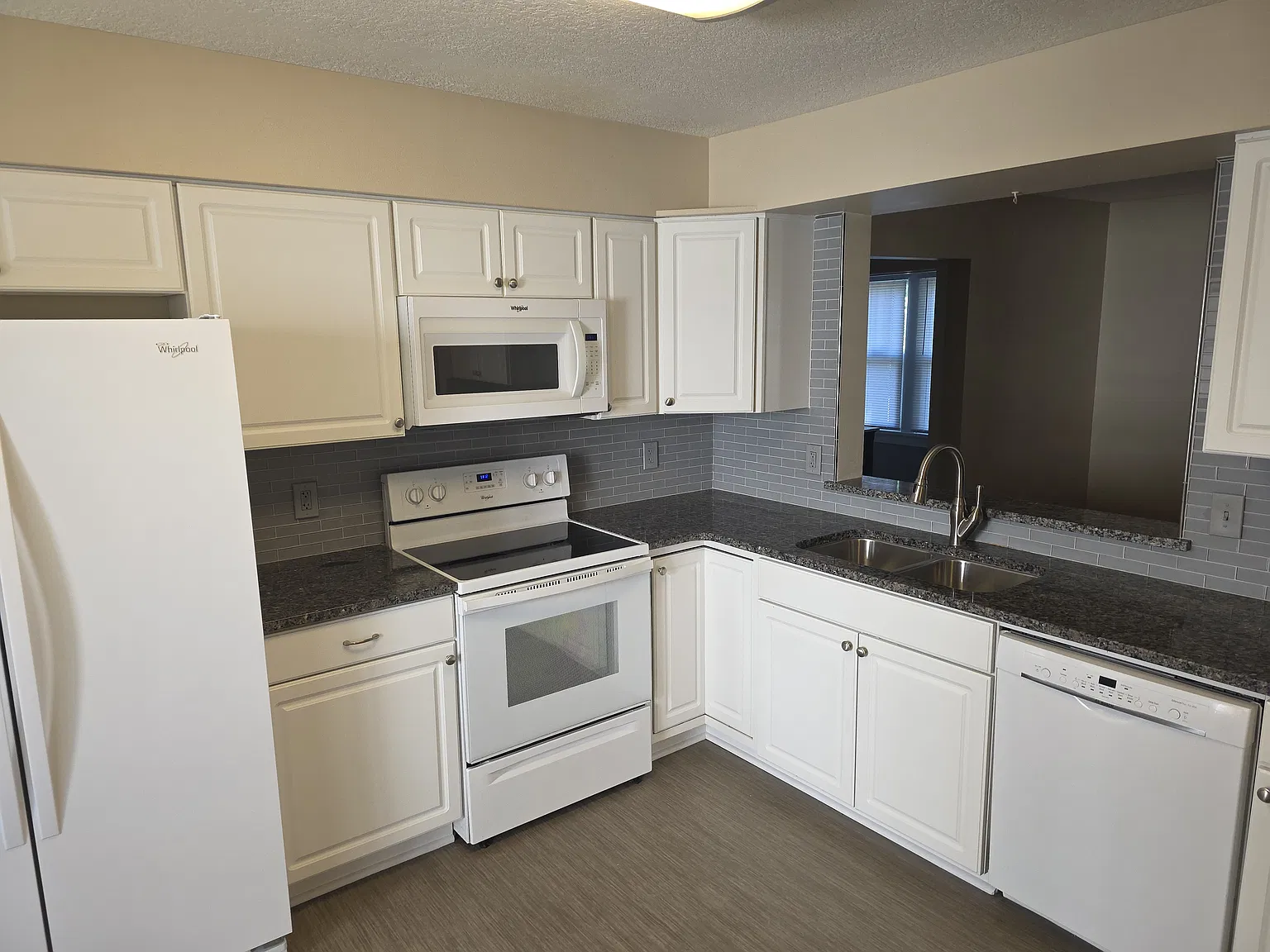 2 bed, $1,425 — Photo 3