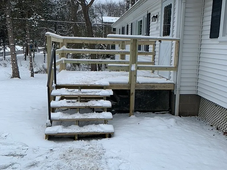 1035 Calkins Rd — Photo 3