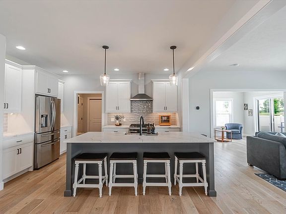 5th image of 1505 Lincoln Park Dr