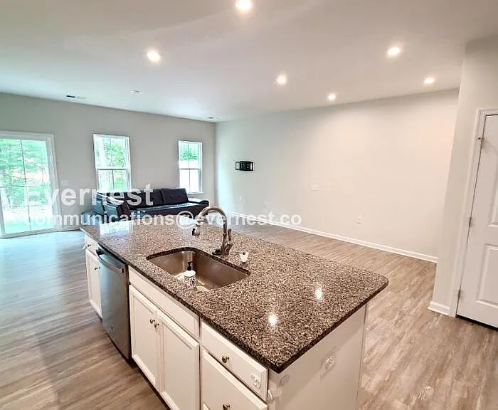 217 Capeside Ct — Photo 6