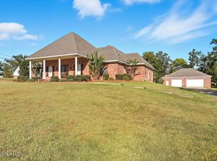 1015 Longwood Pl, Pearl, MS 39208