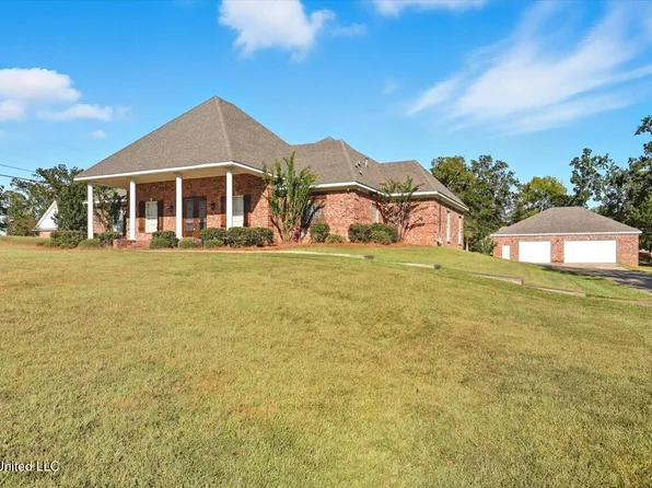 1015 Longwood Pl, Pearl, MS 39208