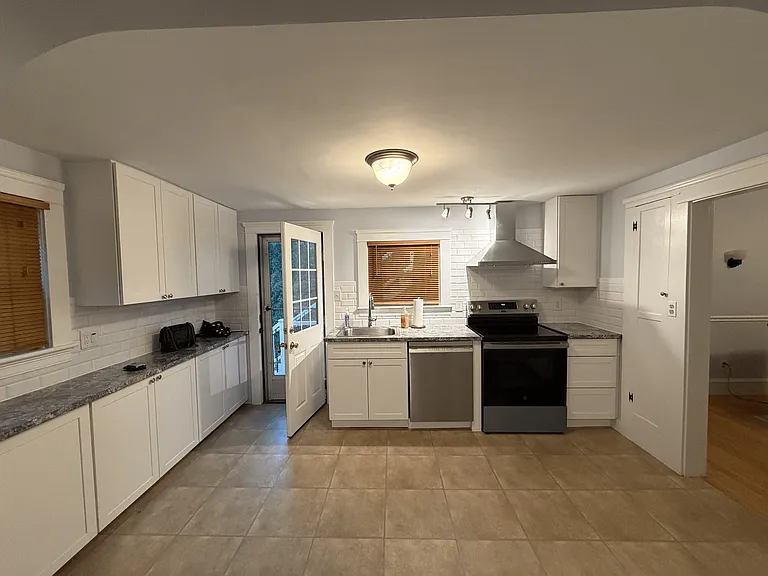 21 Dennis St #1 — Photo 3
