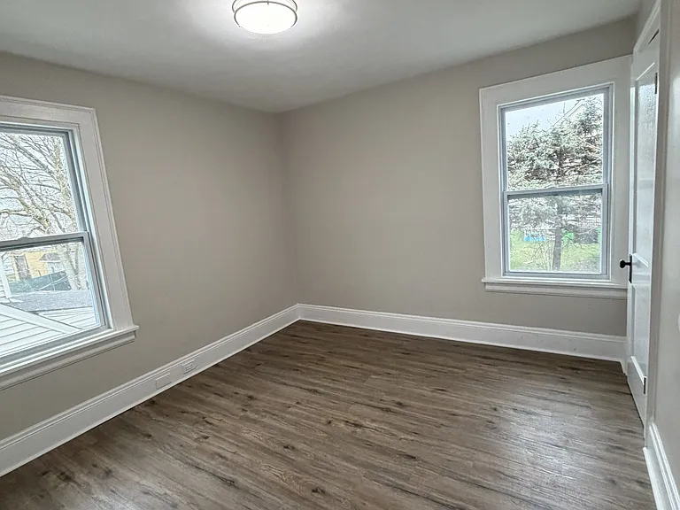 10610 Langton Ave — Photo 12