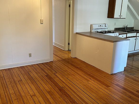 2nd image of 920 N Pennsylvania St #5