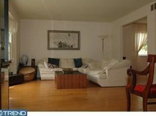 5 Scattergood Rd, Cherry Hill, NJ 08003