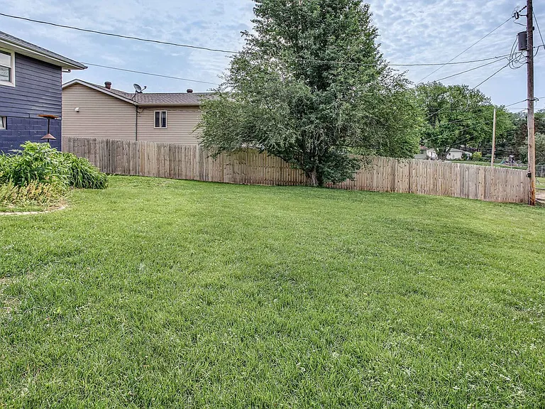 7071 Izard St — Photo 35
