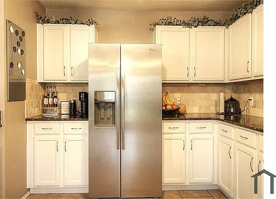 4 bed, 3052 sqft, $3,820 — Photo 3
